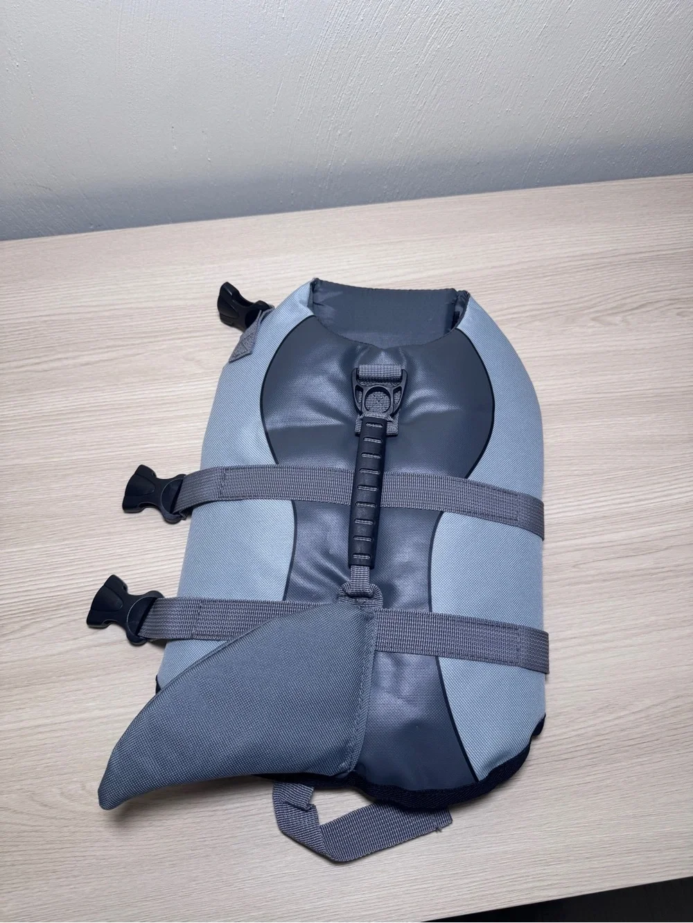 NWOT Dog Life Jacket Safety Vest Shark Small